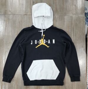 Jordan Boys Black and White Hoodie Size M